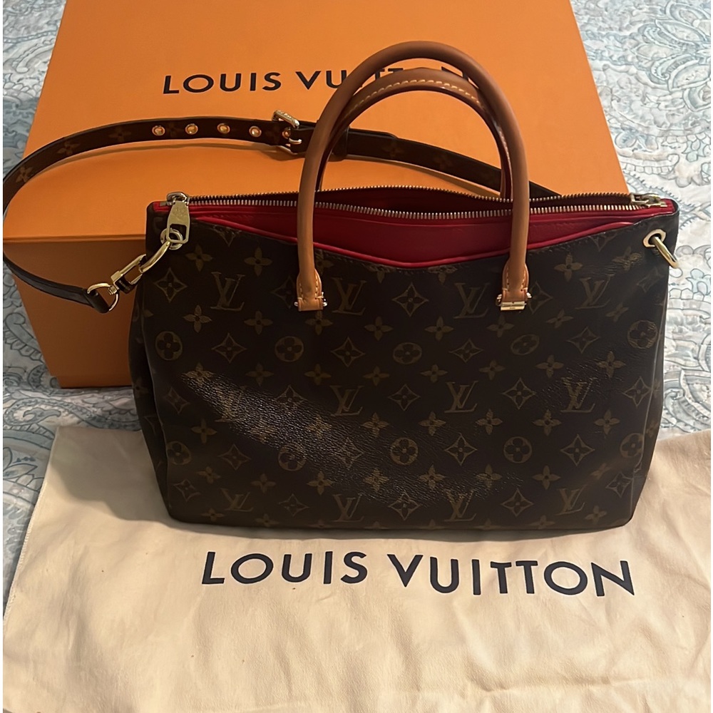 Authentic Louis Vuitton Pallas MM
